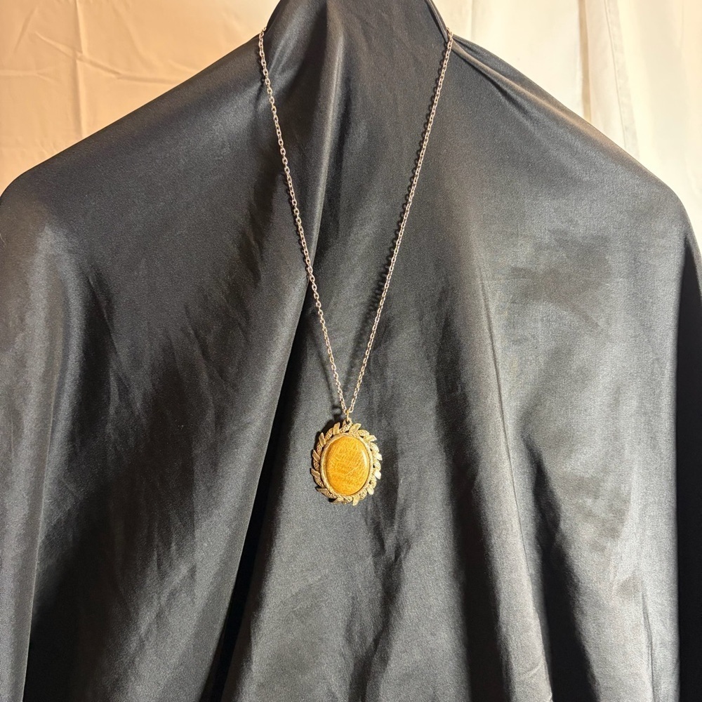 Vintage Gold Tone Double-Sided Medallion Pendant Necklace